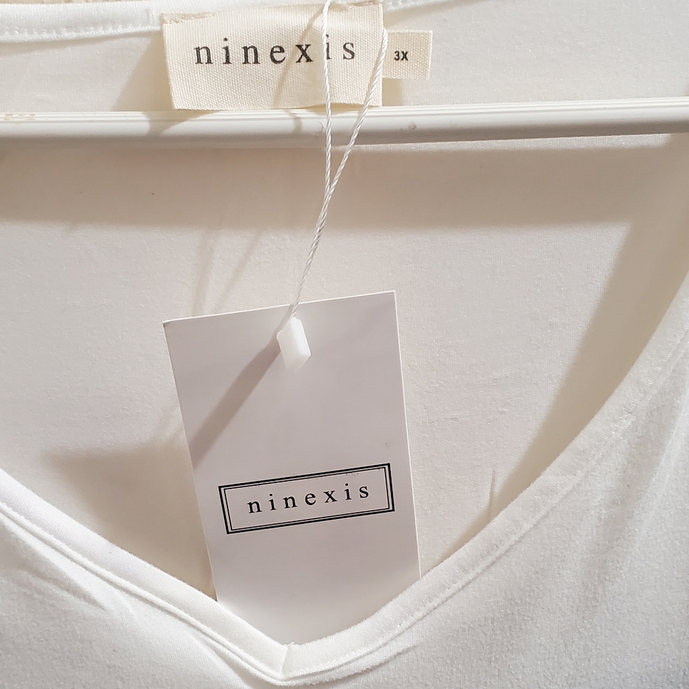 Blouse - Picture 2 of 3